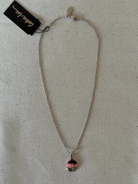 Cookie Lee Tween Cupcake Necklace